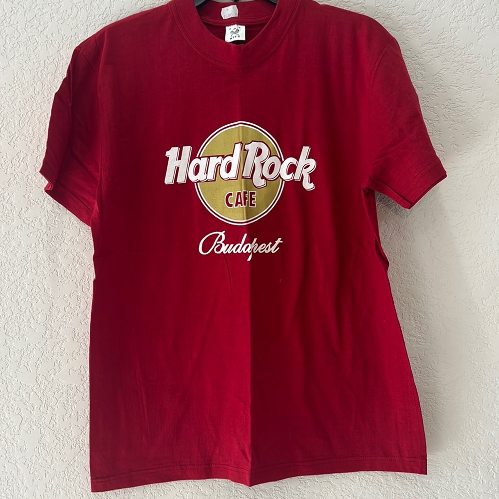 Hard Rock Cafe Budapest T-shirt. Size medium